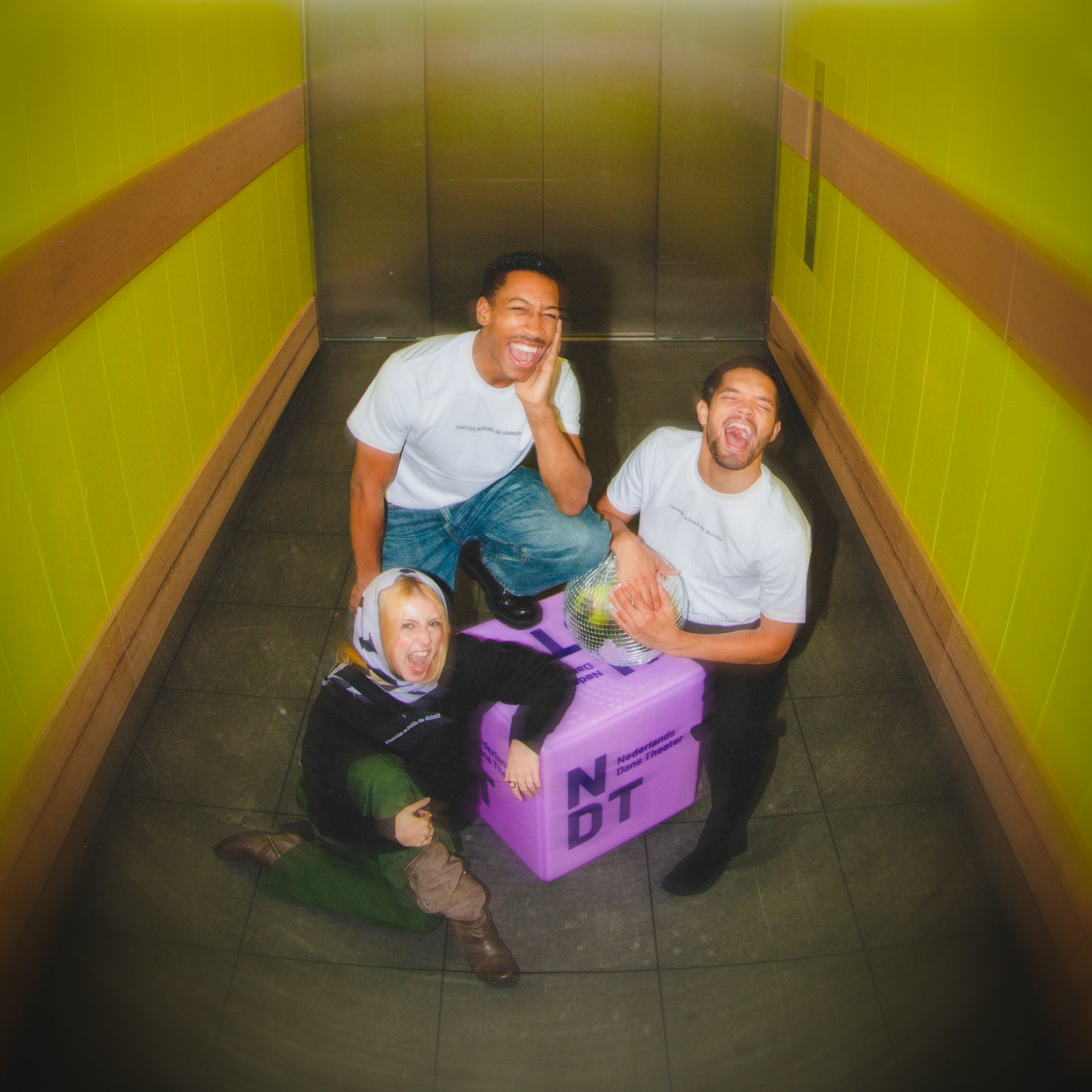 T-shirt dansûh achtâh de dùinûh